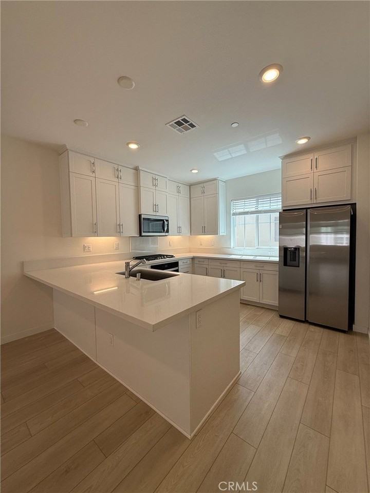 22316 Spanish Oak Ct - Photo 5 of 31