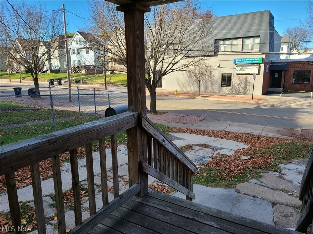564 Carroll St - Photo 2 of 37