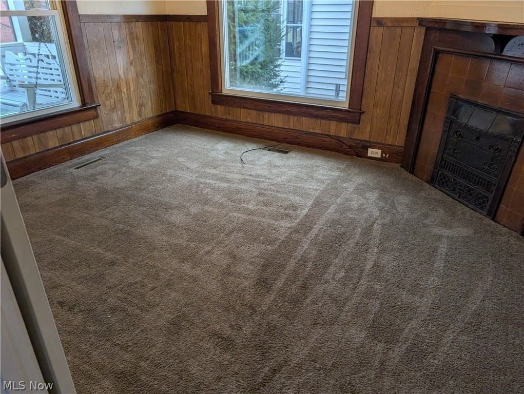 564 Carroll St - Photo 7 of 37