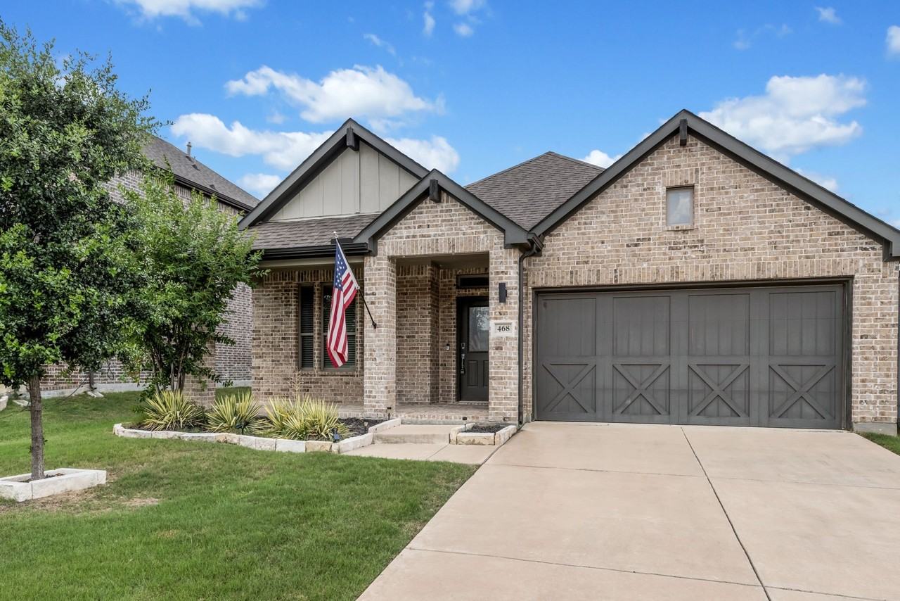 468 Pebble Brook Ln - Photo 3 of 35