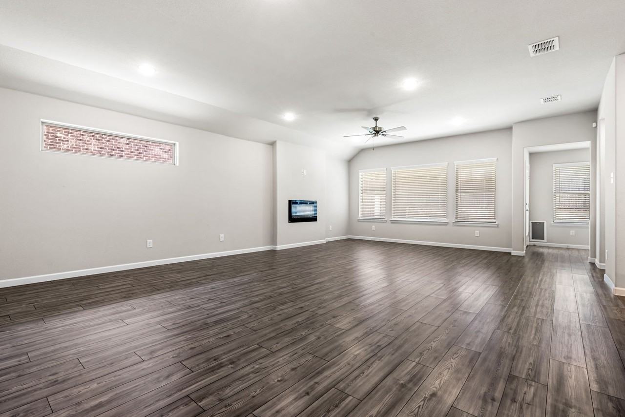 468 Pebble Brook Ln - Photo 5 of 35