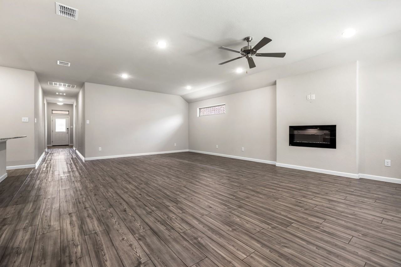 468 Pebble Brook Ln - Photo 7 of 35