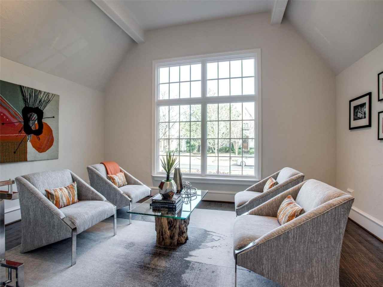 3909 Greenbrier Dr - Photo 5 of 36