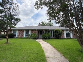 featured image of 2916 Robin Rd
