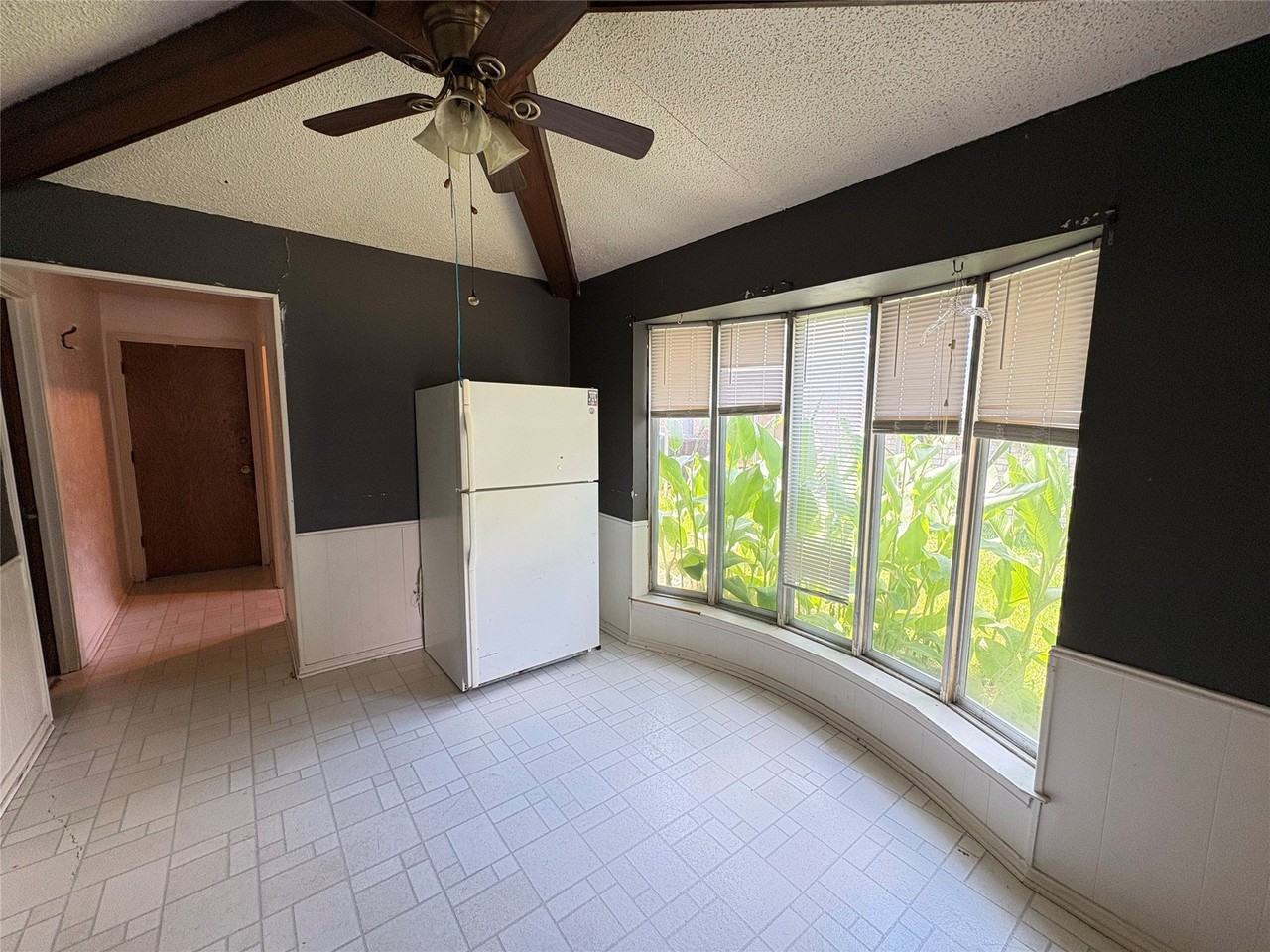 2916 Robin Rd - Photo 4 of 14