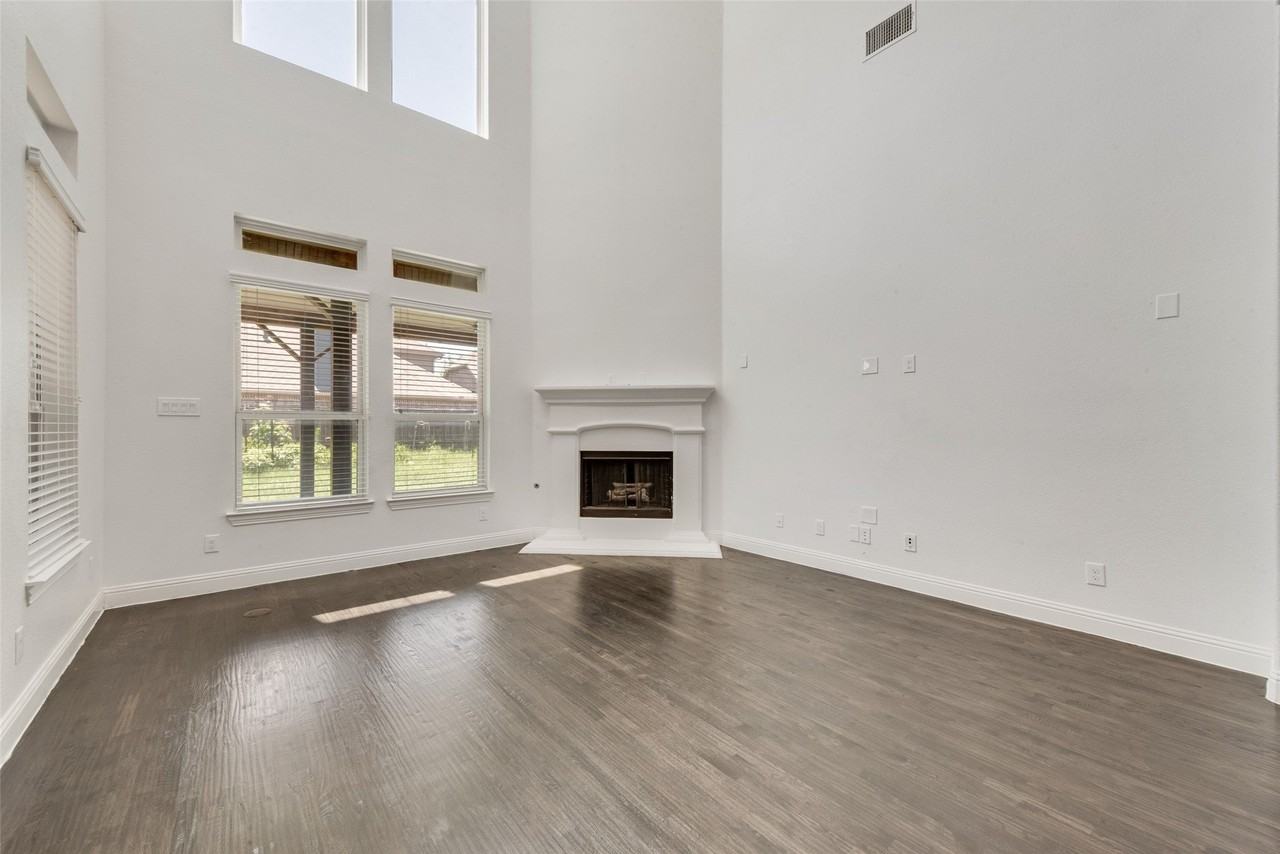 10409 Jackson Hole Ln - Photo 5 of 29