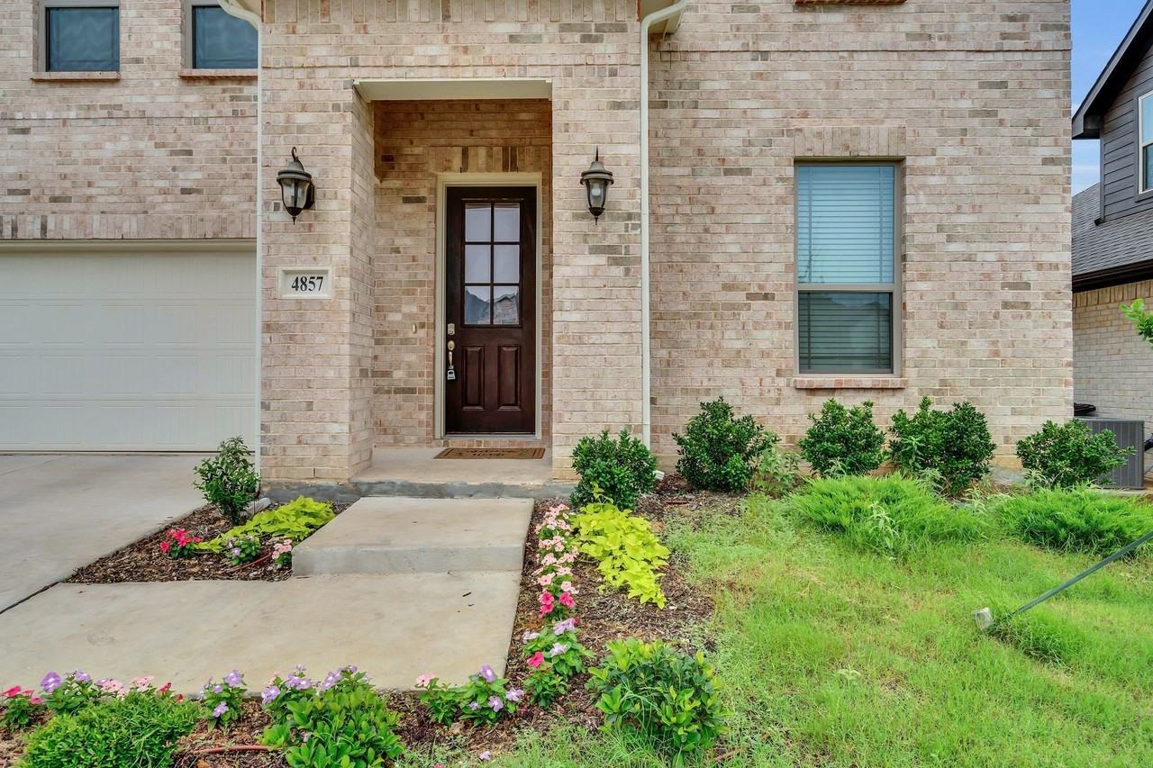 4857 Purlieu Dr - Photo 3 of 39