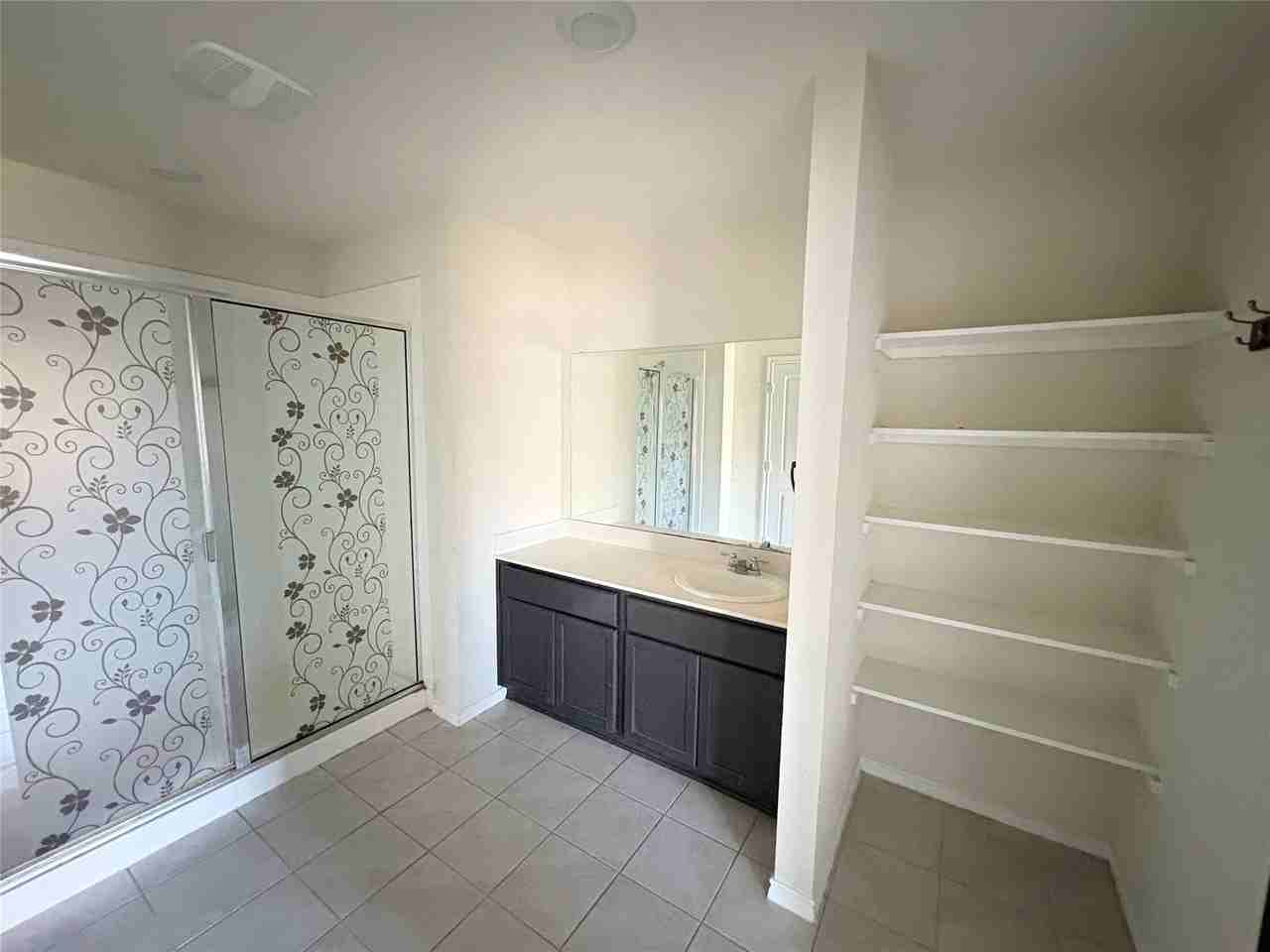 215 Woodland St - Photo 7 of 13