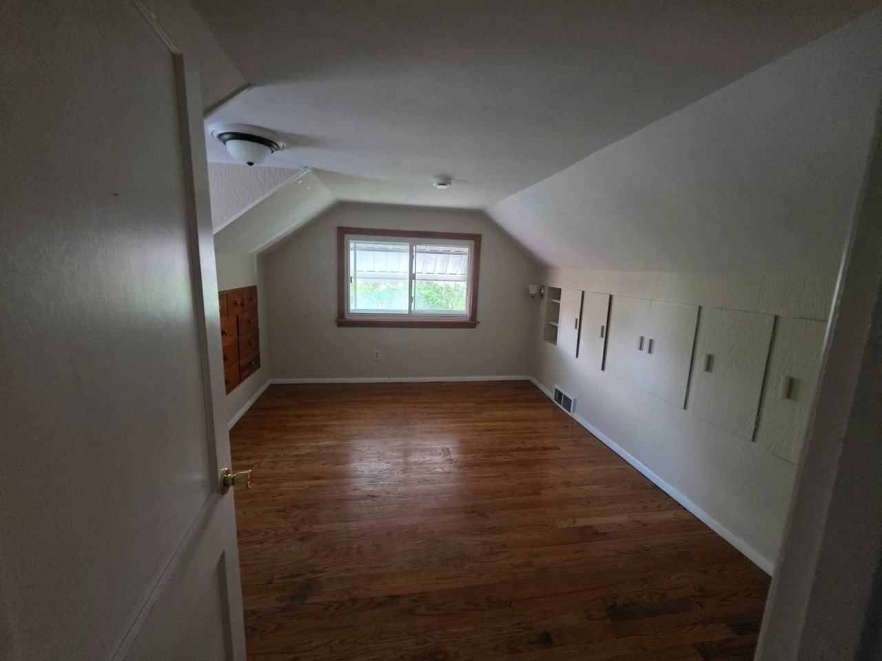 6910 Buckley Rd - Photo 5 of 12