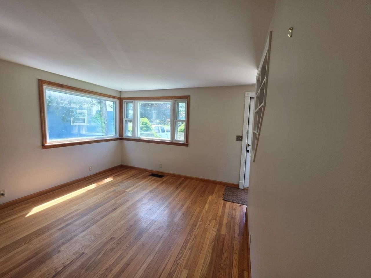 6910 Buckley Rd - Photo 7 of 12