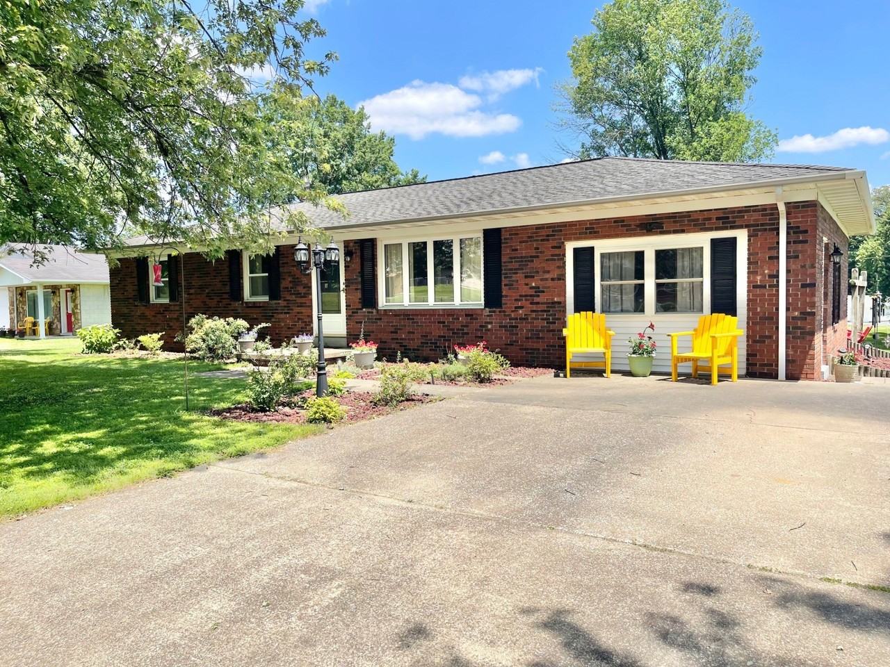 9450 Singleton Rd - Photo 2 of 23