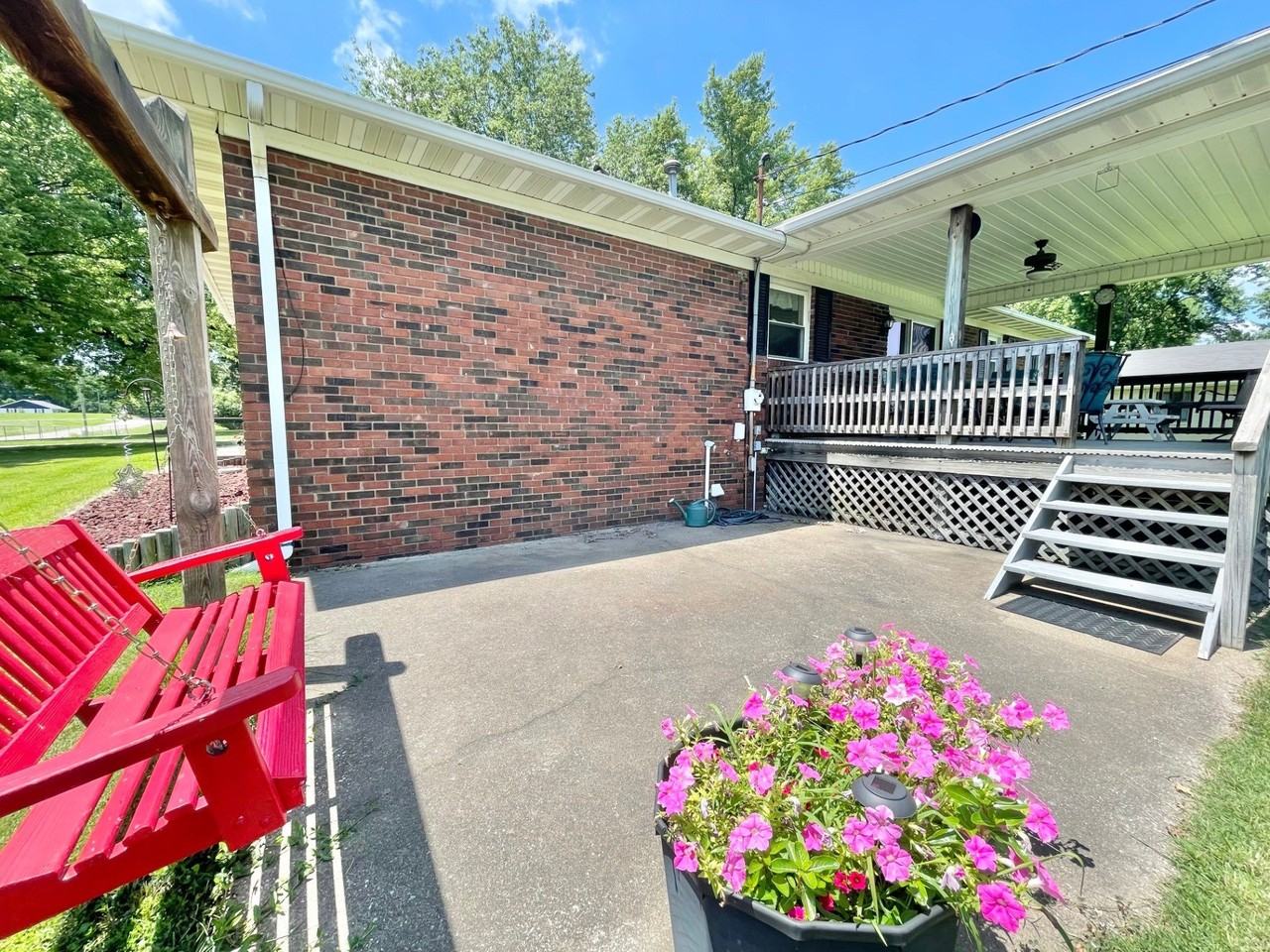 9450 Singleton Rd - Photo 4 of 23