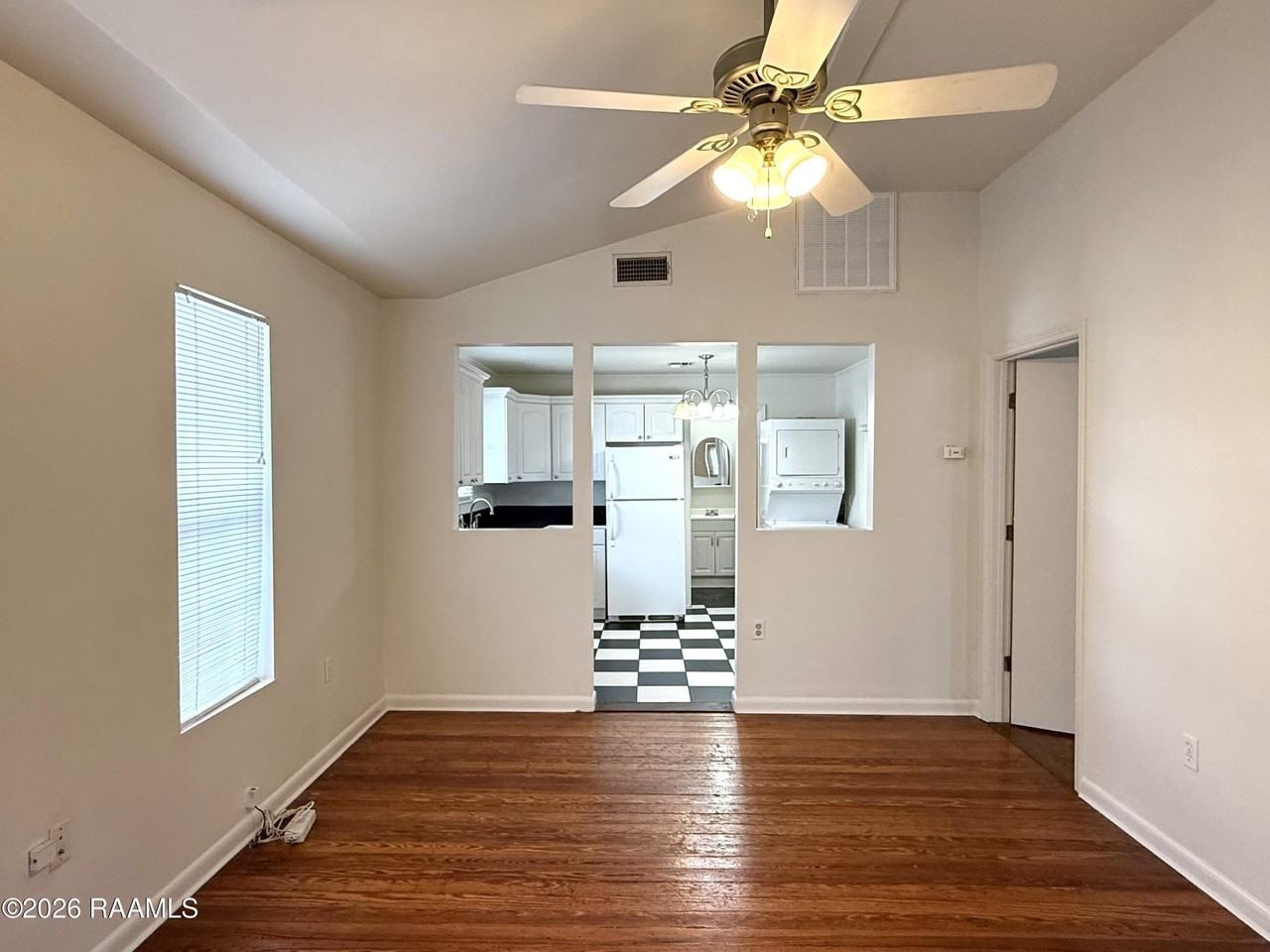 305 General Mouton Ave #B - Photo 5 of 17