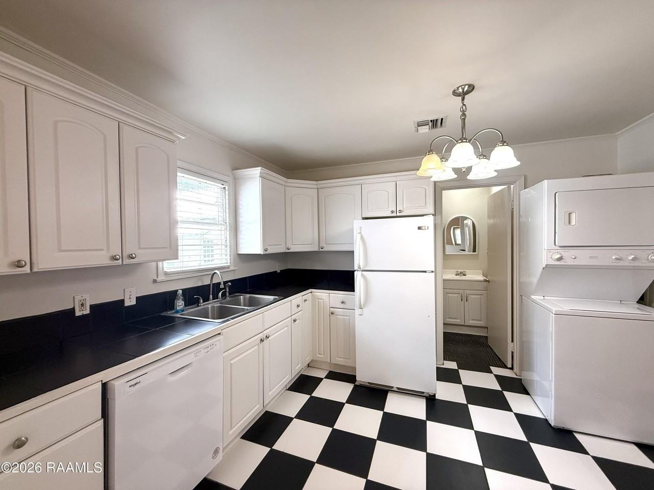 305 General Mouton Ave #B - Photo 7 of 17