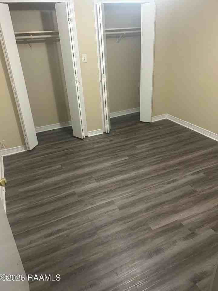 215 Peggy St - Photo 7 of 14