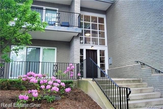 1113 N Old Woodward Ave #38 - Photo 2 of 28