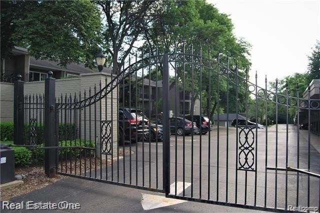 1113 N Old Woodward Ave #38 - Photo 4 of 28