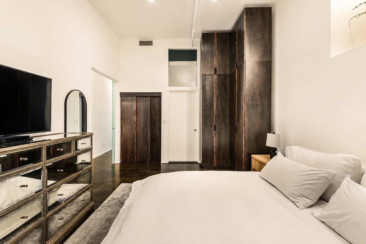 20 E 17th St #1256826P - Photo 6 of 19