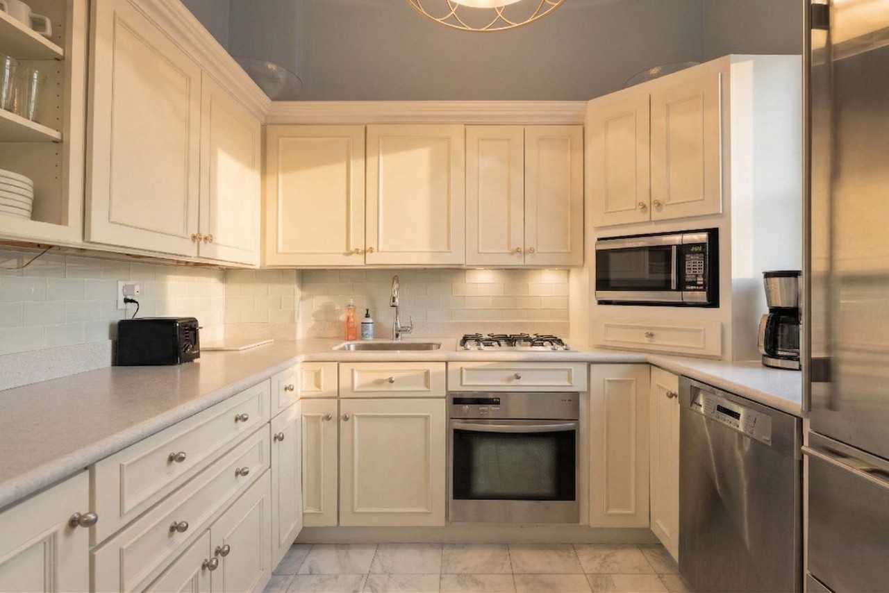 3 E 9th St #1473047P - Photo 5 of 12