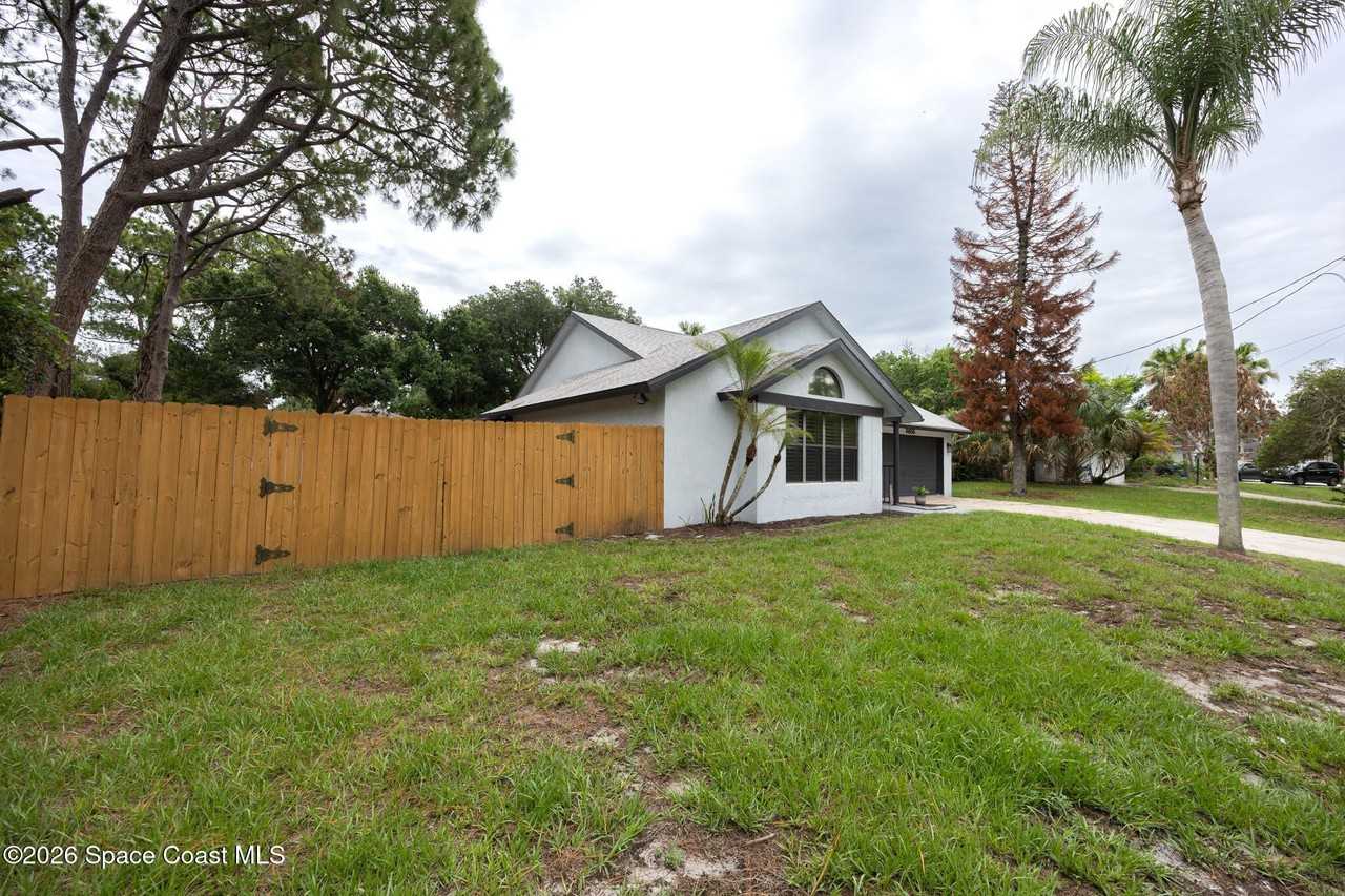 6655 Corto Rd - Photo 3 of 26