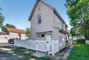 featured image of 136 5th Ave