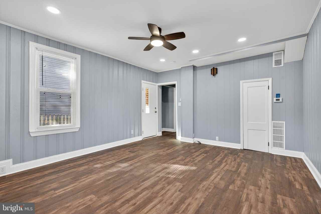 136 5th Ave - Photo 3 of 31