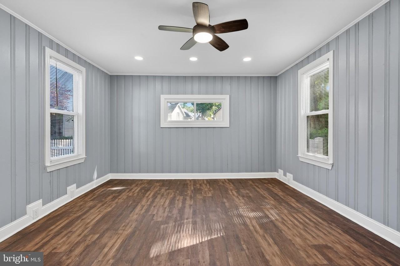 136 5th Ave - Photo 6 of 31
