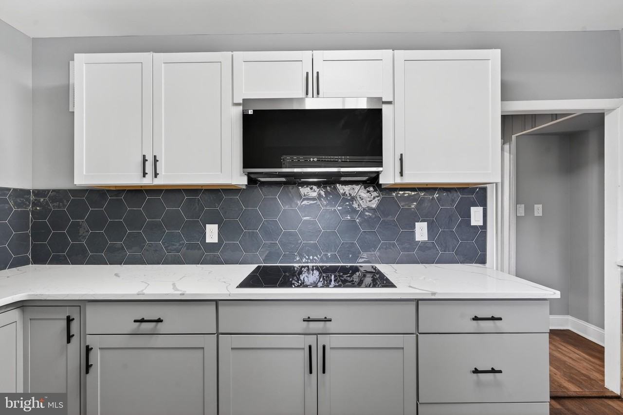 136 5th Ave - Photo 3 of 31