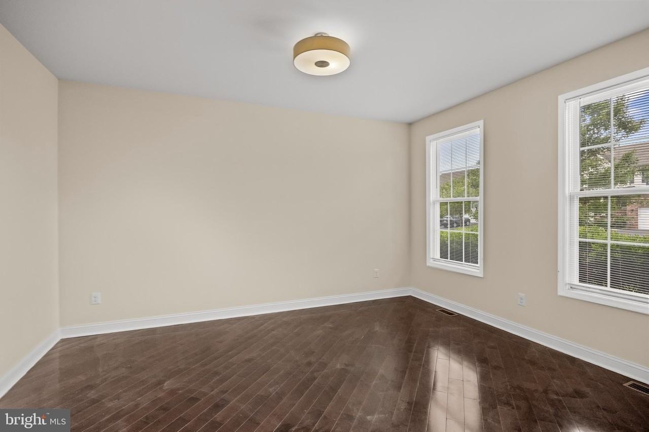 209 Peony Ln - Photo 6 of 33