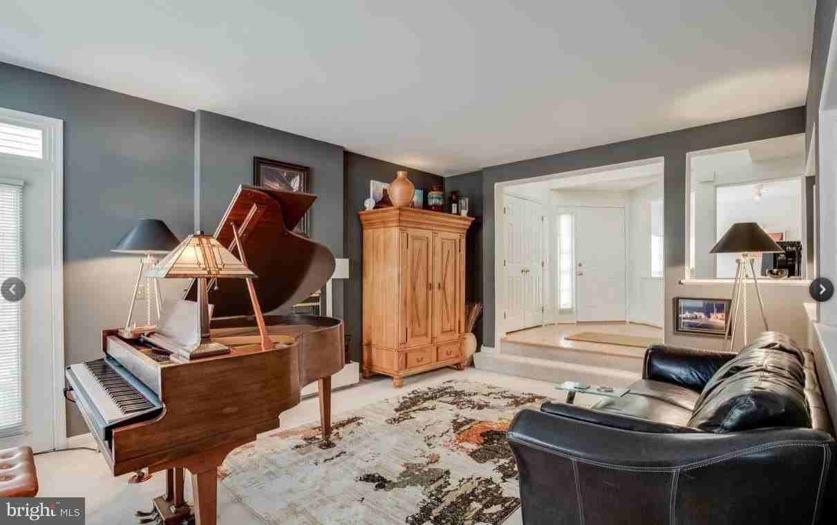 9810 Bolton Village Ct - Photo 6 of 26