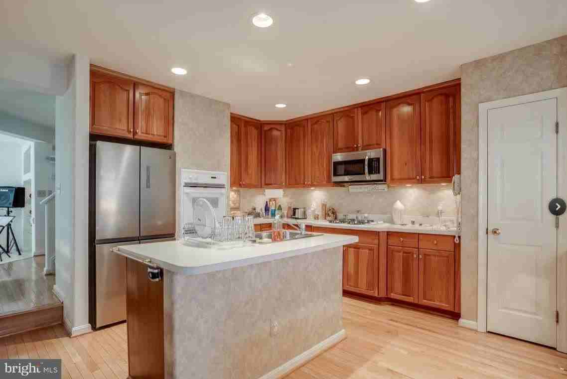 9810 Bolton Village Ct - Photo 7 of 26