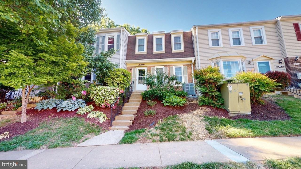 6455 Fenestra Ct
