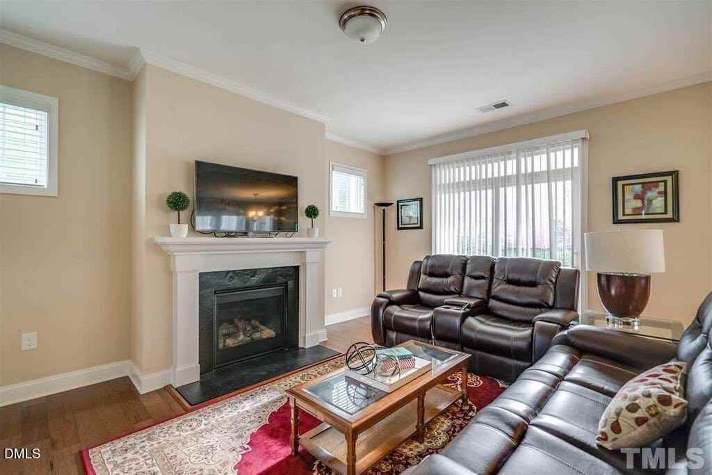 1114 Oatney Ridge Ln - Photo 5 of 15