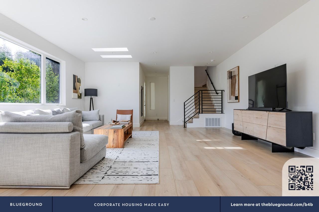 6380 Westover Drive - Photo 6 of 50