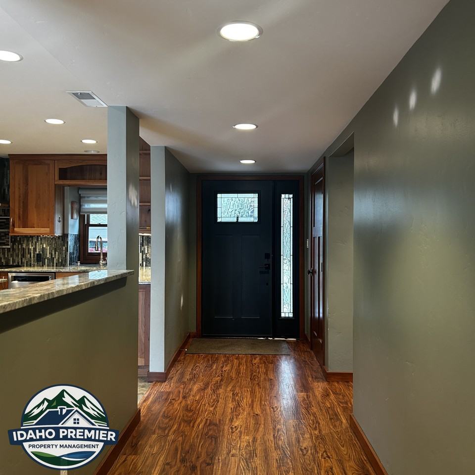 1565 E Lenz Ln #1 - Photo 3 of 30