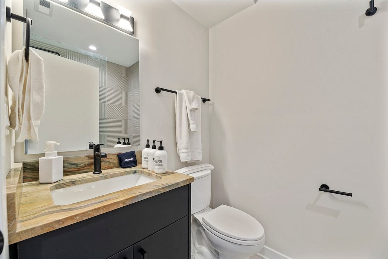 7201 N Western Ave #1236833P - Photo 6 of 17