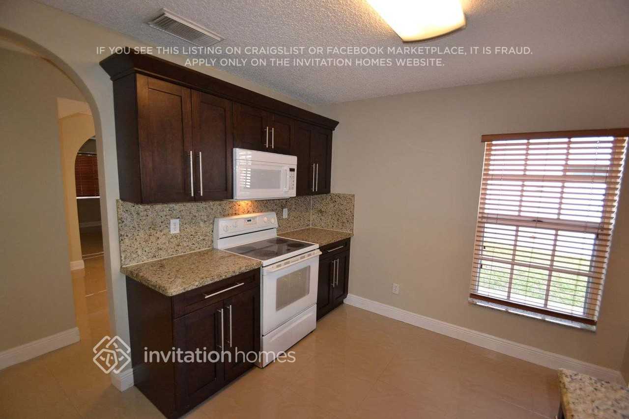 15400 Sw 59th St - Photo 3 of 9