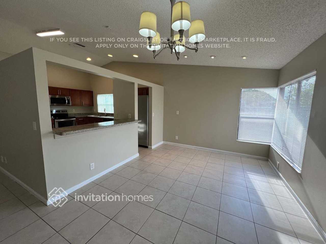 9821 Nw 41st Ct - Photo 4 of 16