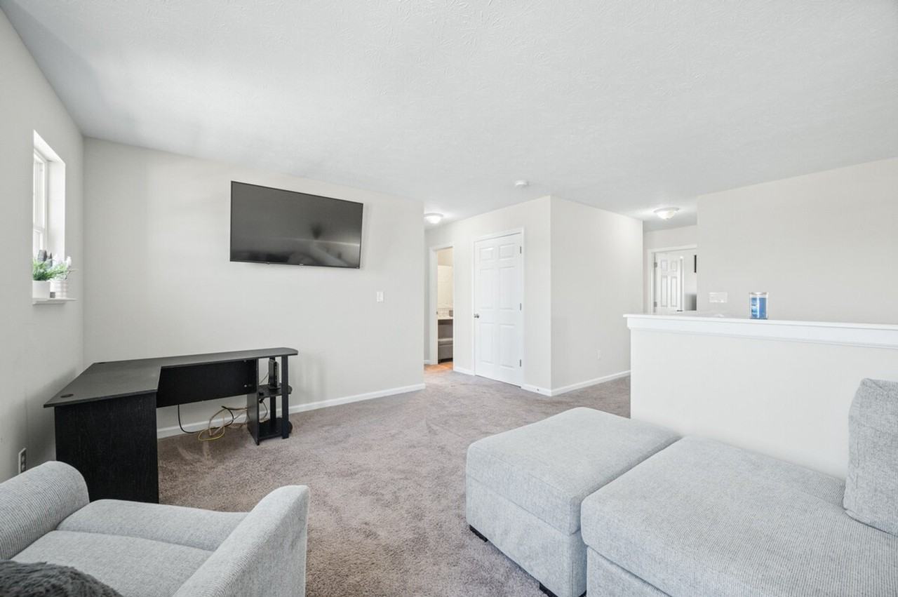 4007 Woodview Dr #1397951P - Photo 6 of 45