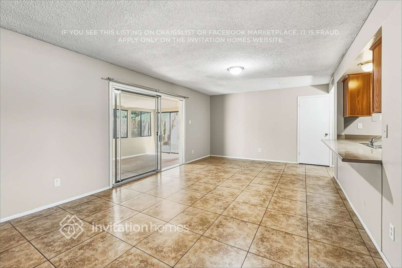 3520 W Banff Ln - Photo 3 of 19