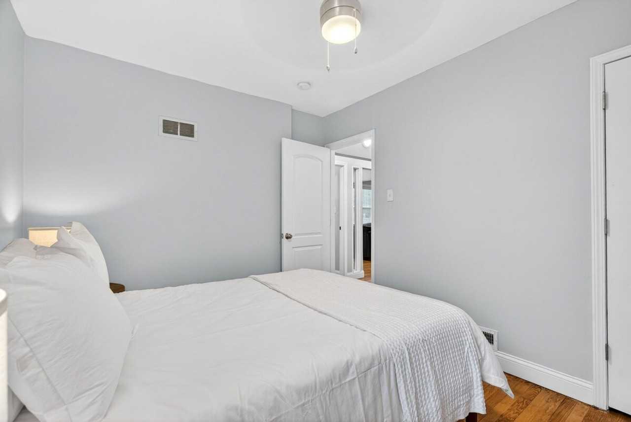 6913 Etzel Ave #1496954P - Photo 3 of 22