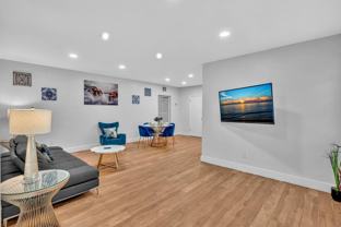 10004 E Bay Harbor Dr - Photo 1 of 1