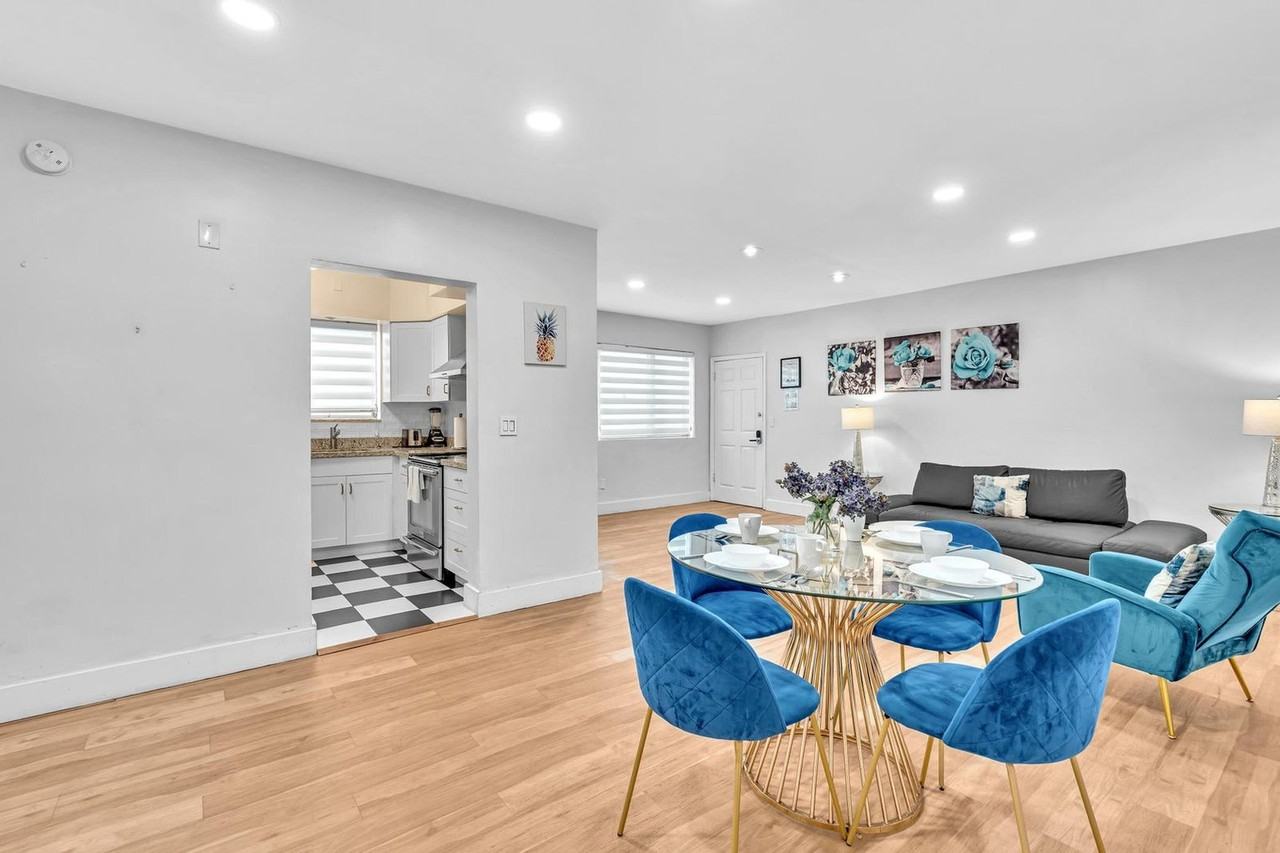 10004 E Bay Harbor Dr #1527162P - Photo 6 of 25