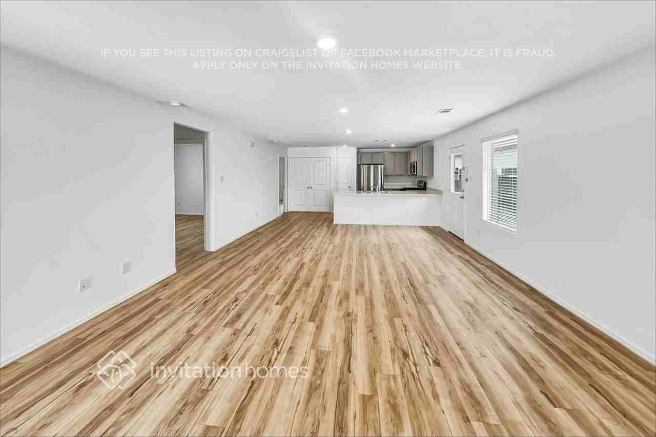 22259 Stoney Ravine Dr - Photo 3 of 18
