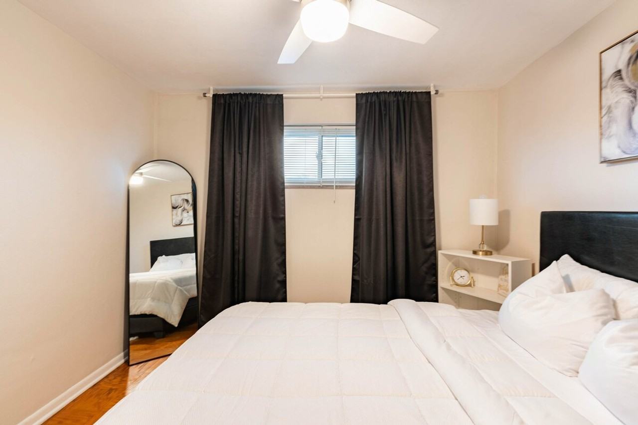 7168 Jamieson Ave #1530494P - Photo 7 of 24