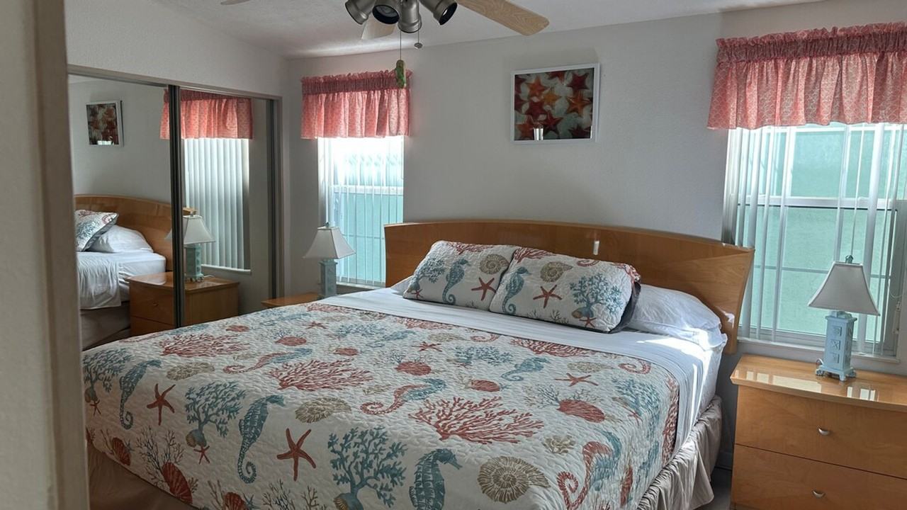 2142 Nettles Blvd #1537523P - Photo 7 of 22