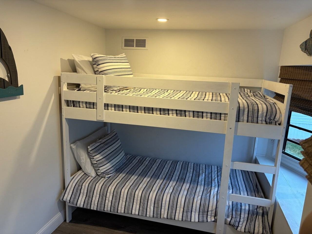 447 Nettles Blvd #1537511P - Photo 2 of 17