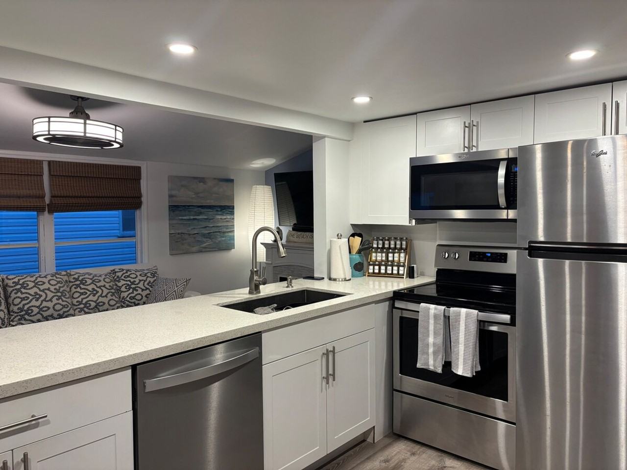 447 Nettles Blvd #1537511P - Photo 5 of 17
