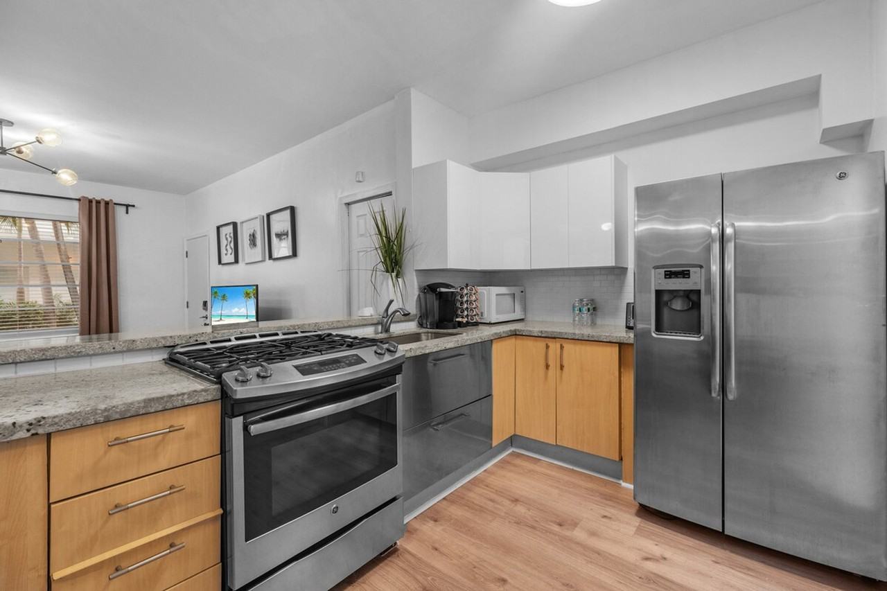 1300 Lincoln Rd #1540550P - Photo 6 of 20