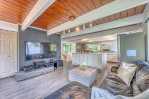 featured image of 466 East Kings Rd